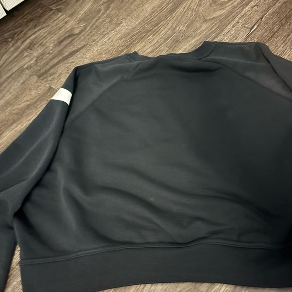 Nike Women's Black and White Cropped Sweatshirt - Picture 7 of 7